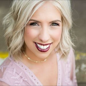 Meet your Posher, Laura elizabeth